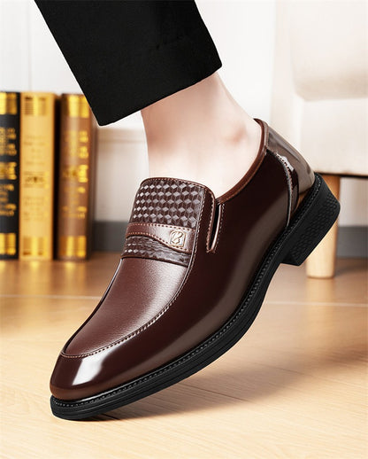 Business Formal Leather Shoes for Men Solid Color Fashion Casual Loafers Male Spring Autumn New Designer Dress Shoes Man