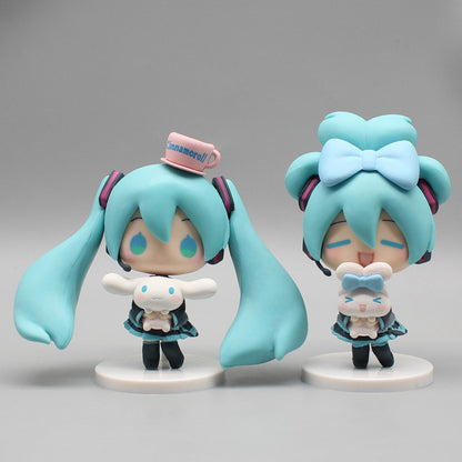 Hatsune Miku Boneco de Anime Segurando Cinnamoroll com Olhos de Feijão, Decoração de Mesa Fofa, Figuras de Ação, Modelo de Boneca, Brinquedo Infantil, Presente