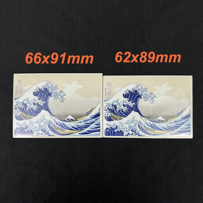 60 UNIDADES Protetores de Carta Multidimensionais Estampas Japonesas de Surf Protetores de Carta de Negociação Protetores de Carta de Desenho Animado para MTG/PKM/YGO