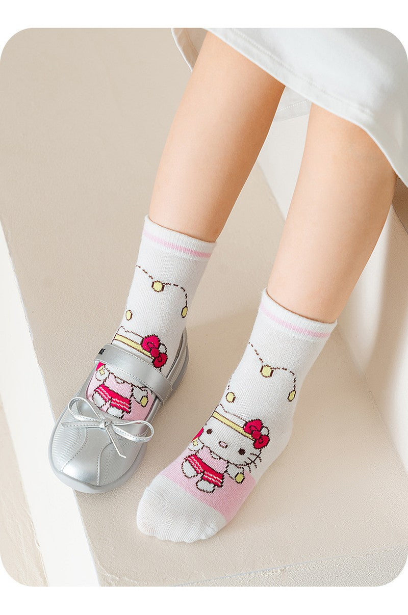5 pares de meias de algodão de cano médio Kawaii Sanrio Cinnamoroll Kuromi para meninas e meninos, meias de algodão de cano médio de desenho animado para primavera e outono