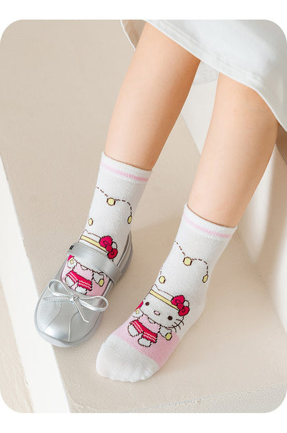 5 pares de meias de algodão de cano médio Kawaii Sanrio Cinnamoroll Kuromi para meninas e meninos, meias de algodão de cano médio de desenho animado para primavera e outono