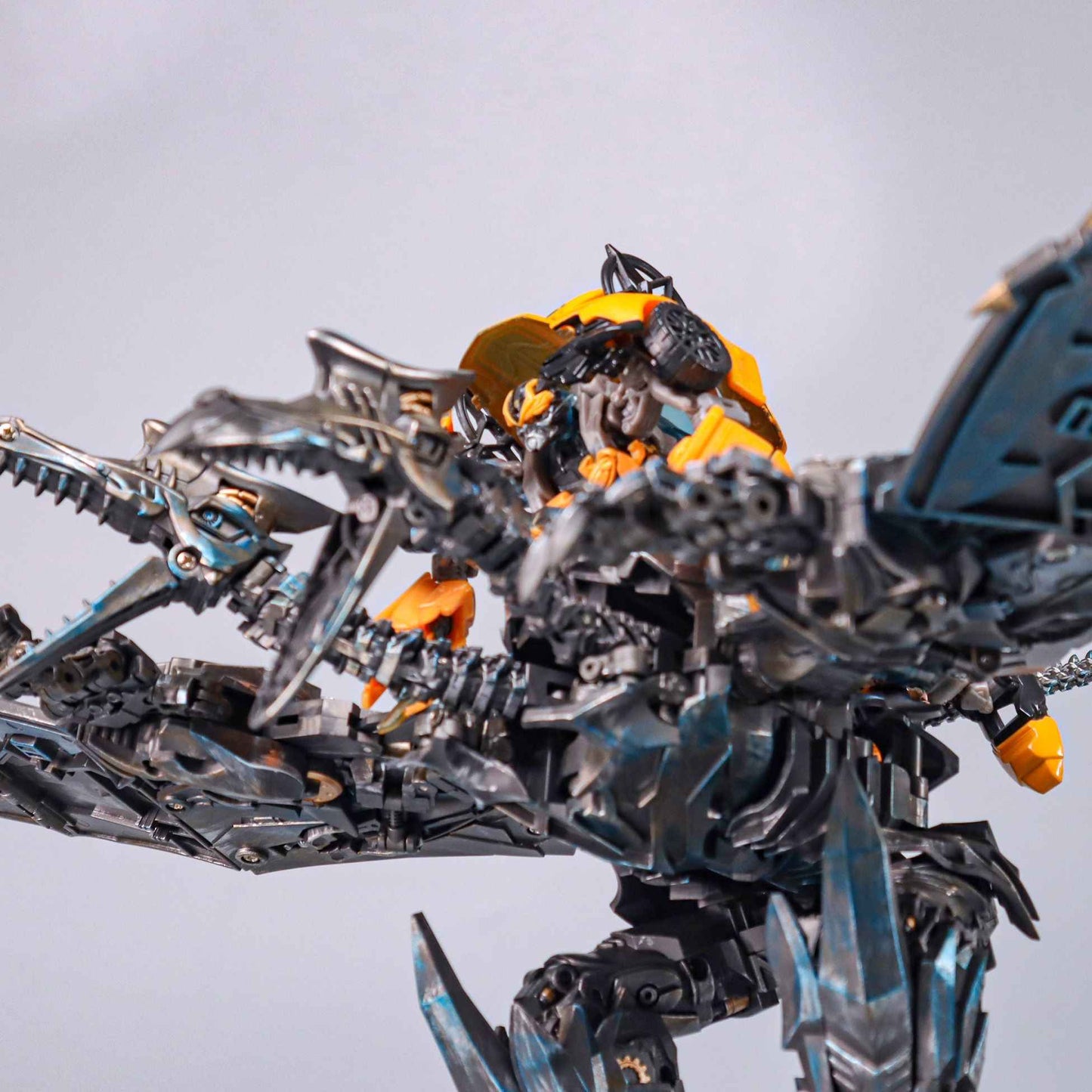EM ESTOQUE BAIWEI Transformation TW-1104 TW1104 Strafe Robot Swoop Boneco de Ação 27CM