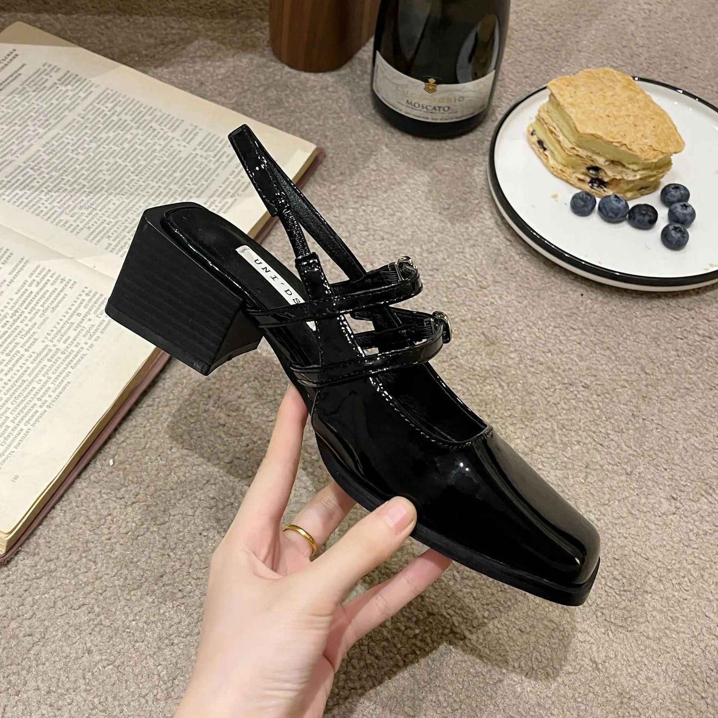 2024 Spring New Retro Small Leather Shoes Square Head Double Buckle Strap Mary Jane Thick Heels Sandals for Women