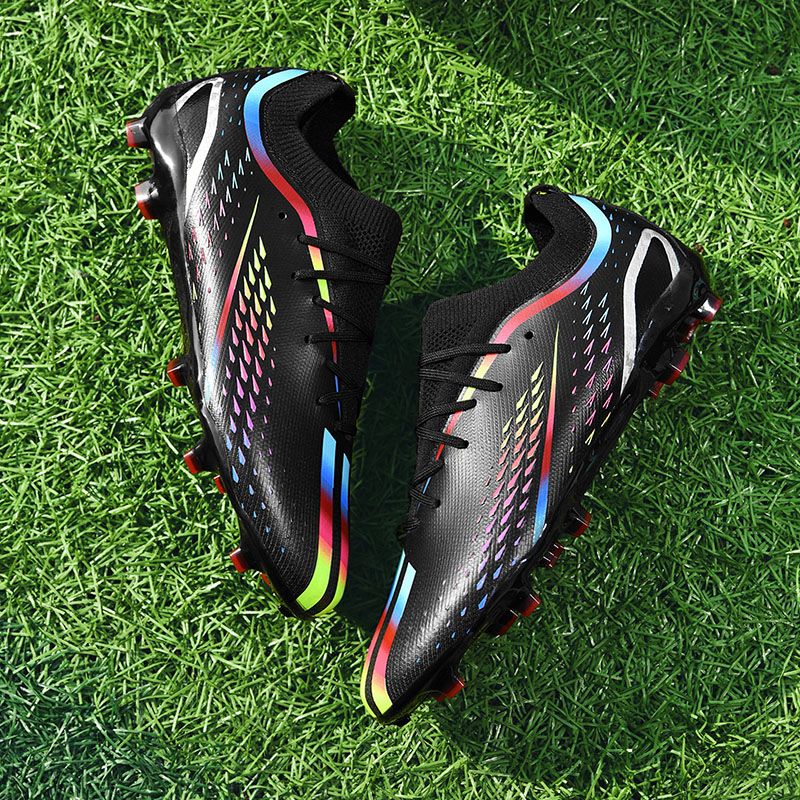 New Men Ultralight Soccer Shoes TF/FG Professional Football Boots Unisex Non-Slip Training Soccer Cleats Outdoor Field Chuteira