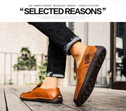 Novos Sapatos Masculinos de Couro Feitos à Mão Casuais Confortáveis Mocassins Masculinos de Couro Slip On Sapatilhas Masculinas Venda Quente Calçados para Caminhada ao Ar Livre