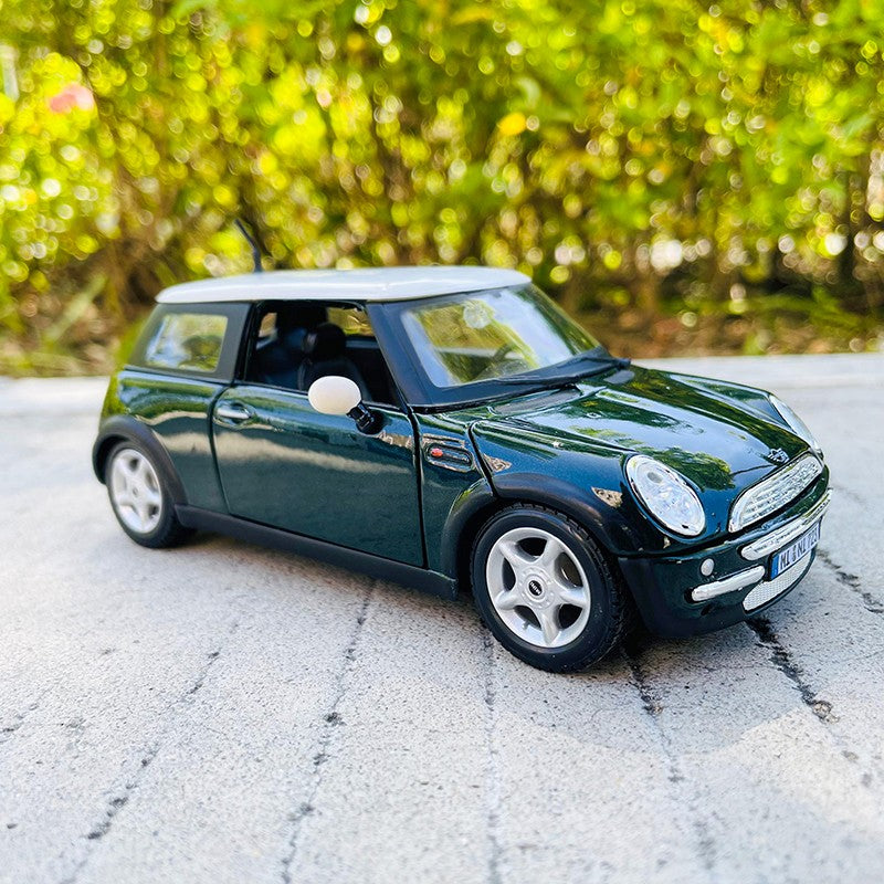 Maisto 1:24 BMW MINI Countryman verde liga super carro de brinquedo simulação liga modelo de carro artesanato decoração coleção brinquedo ferramentas presente