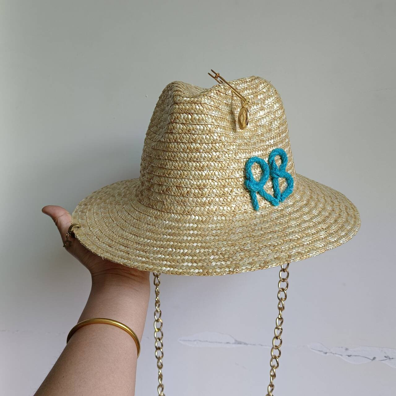 2023 Summer sun hat Lafite grass French straw hat Women's chain decorated straw hat Holiday Sun hat Punk style  beach