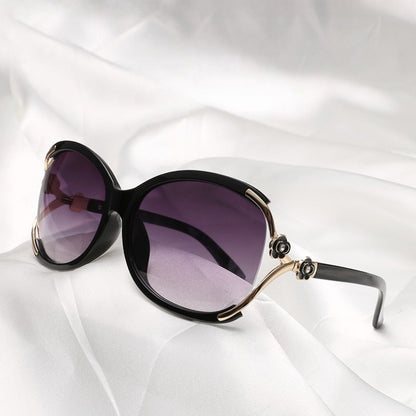 Women Sunglasses Trendy Celebrity-style Round Large-frame Stylish Sun Glasses with Camellia Hollow-out Accent Decorations