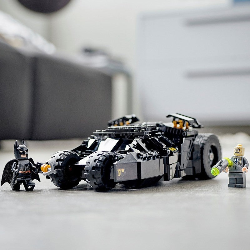 LEGO 76239 DC Batman Batmóvel Tumbler: Confronto com o Espantalho