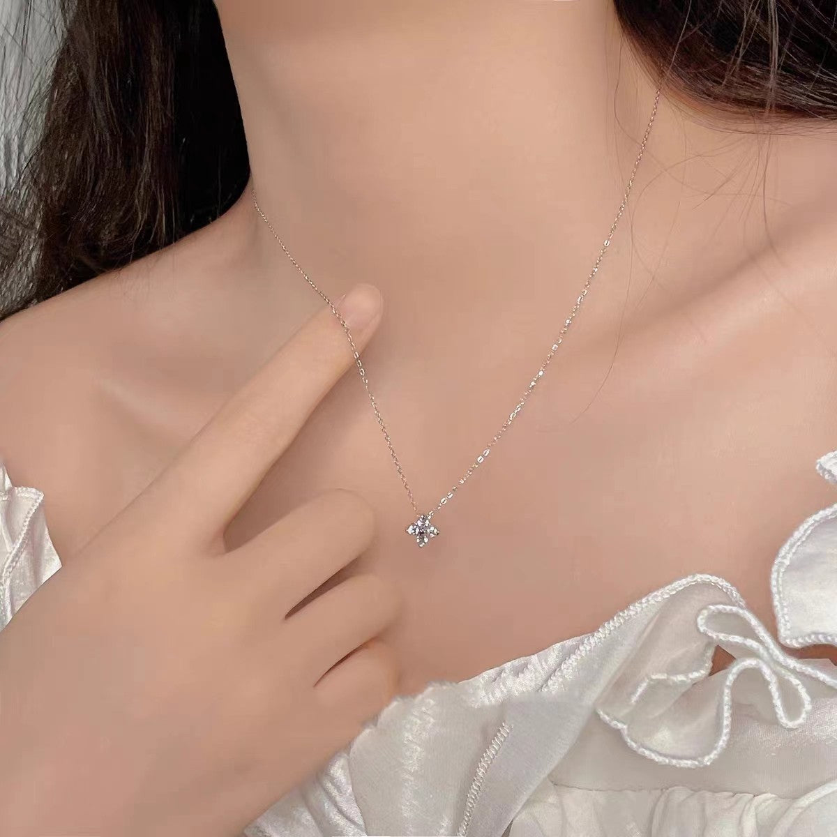 LGKGL Colar de Prata Esterlina 925 Banhado a Ouro 18K com Zircônias Brilhantes em Formato de Flor para Mulheres e Meninas Joias Exquisitas para Festas Presentes