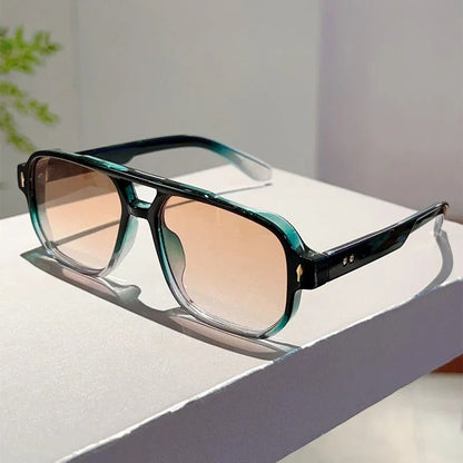 Óculos de Sol Quadrados Masculinos Vintage com Dupla Ponte, Lentes Oceânicas Verdes Modernas UV400, Óculos Femininos com Rebites da Moda