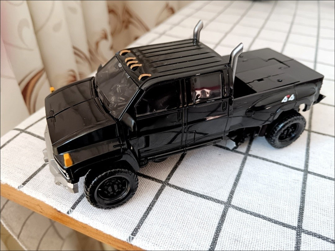 Baiwei Shockwave TW1028 Transformation Toys Sentinel Prime TW1024 Modelo Ironhide TW1026 Robô Bumblebee TW1025 Boneco TW1030