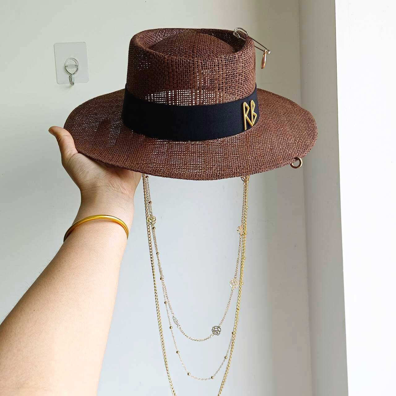 2023 Summer sun hat Lafite grass French straw hat Women's chain decorated straw hat Holiday Sun hat Punk style  beach