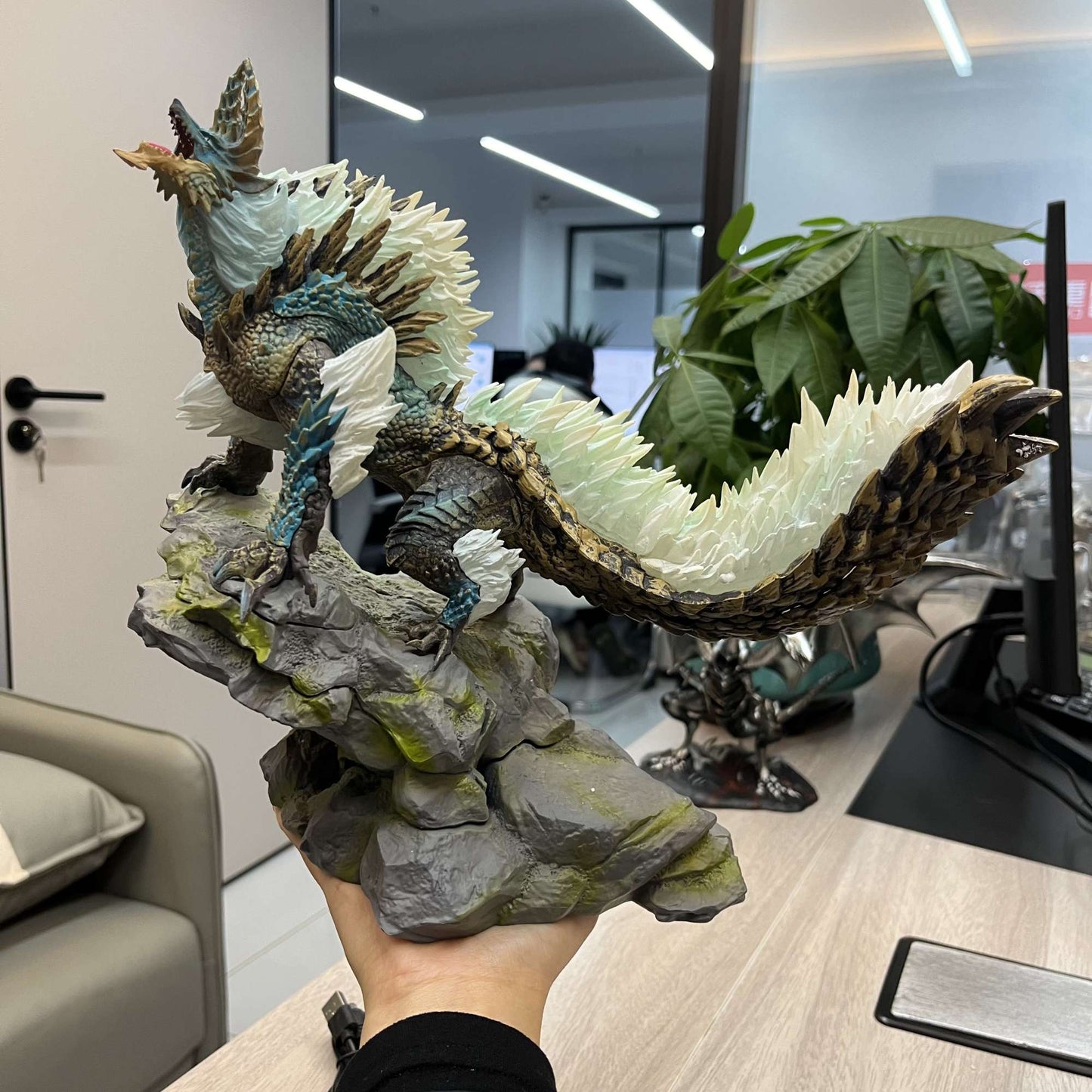 2024 Monster Hunter Anime Figura Gore Magala Figuras Gulong Juvenil Estatueta Modelo Estátua Boneca Coleção Decoração Brinquedos de Presente