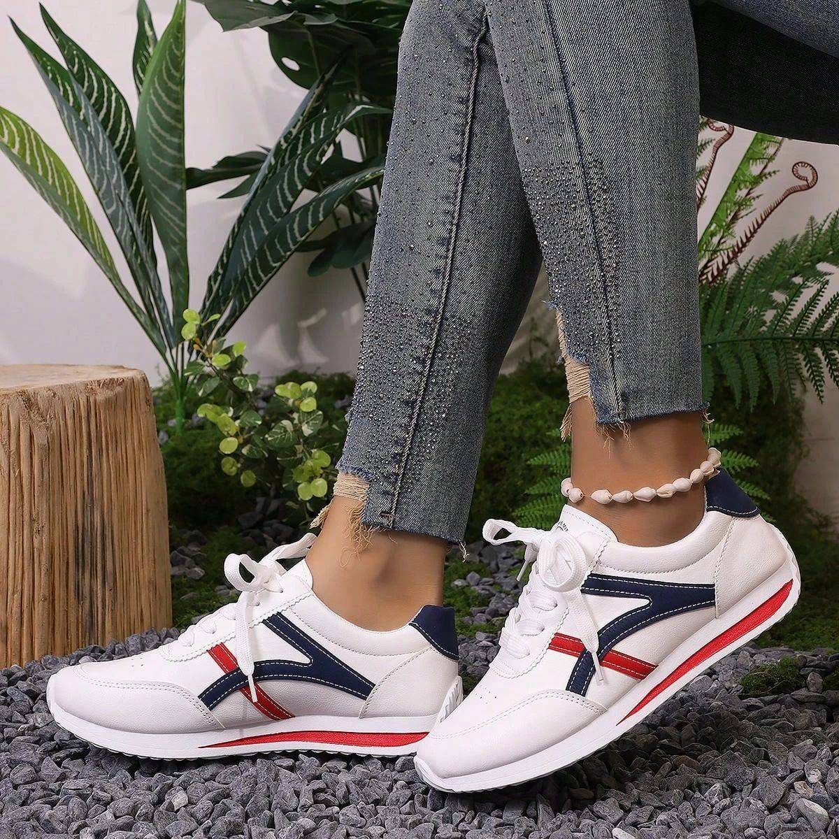 Sneakers Women New Sports Shoes Women's Small White Shoes Fashion Comfort Sneakers All-match Lightweight Casual Running Shoes