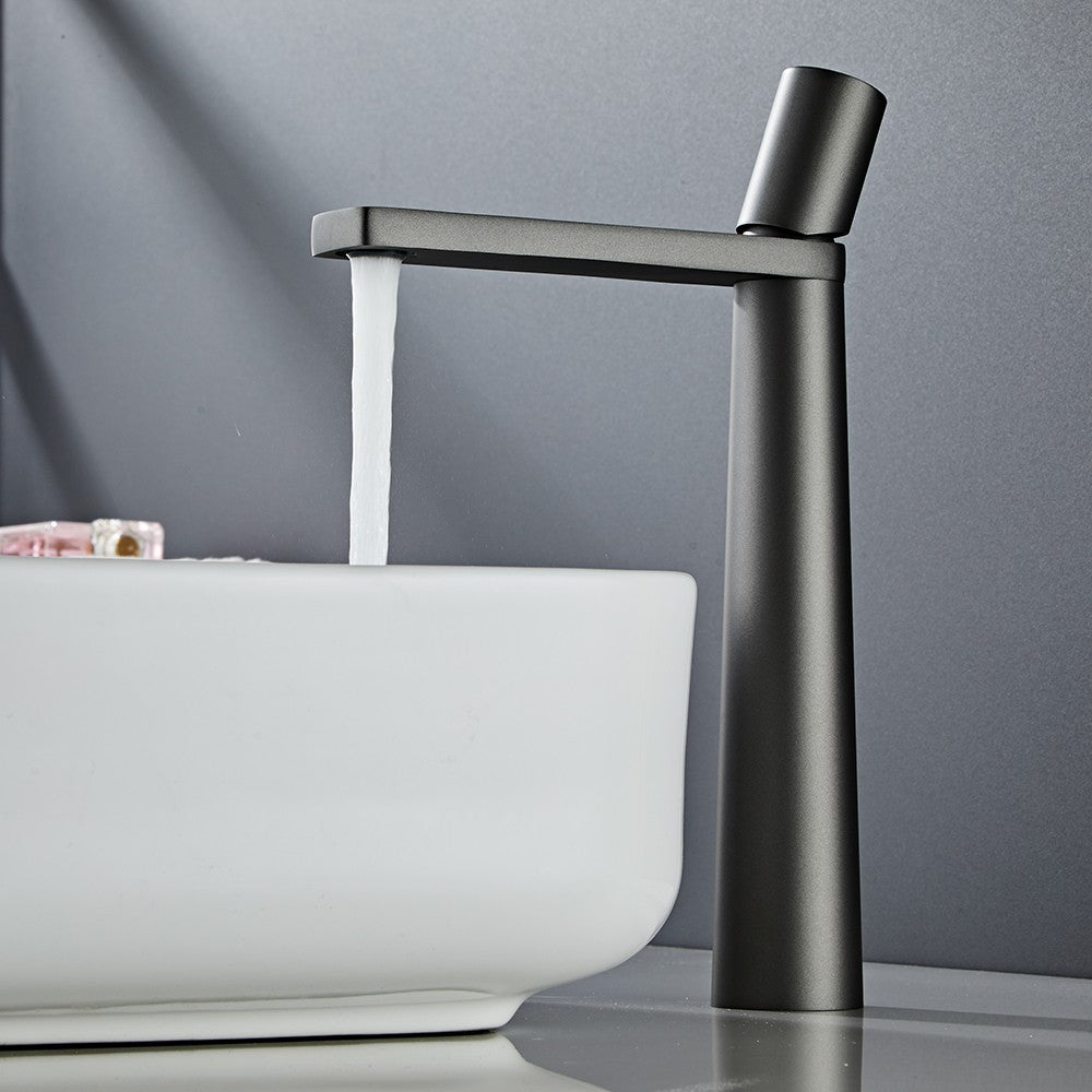 Basin Faucet Brass Bathroom Faucet Mixer Tap Black/Chrome Wash basin Faucet Single Handle Hot and Cold Lavotory Faucet  855921