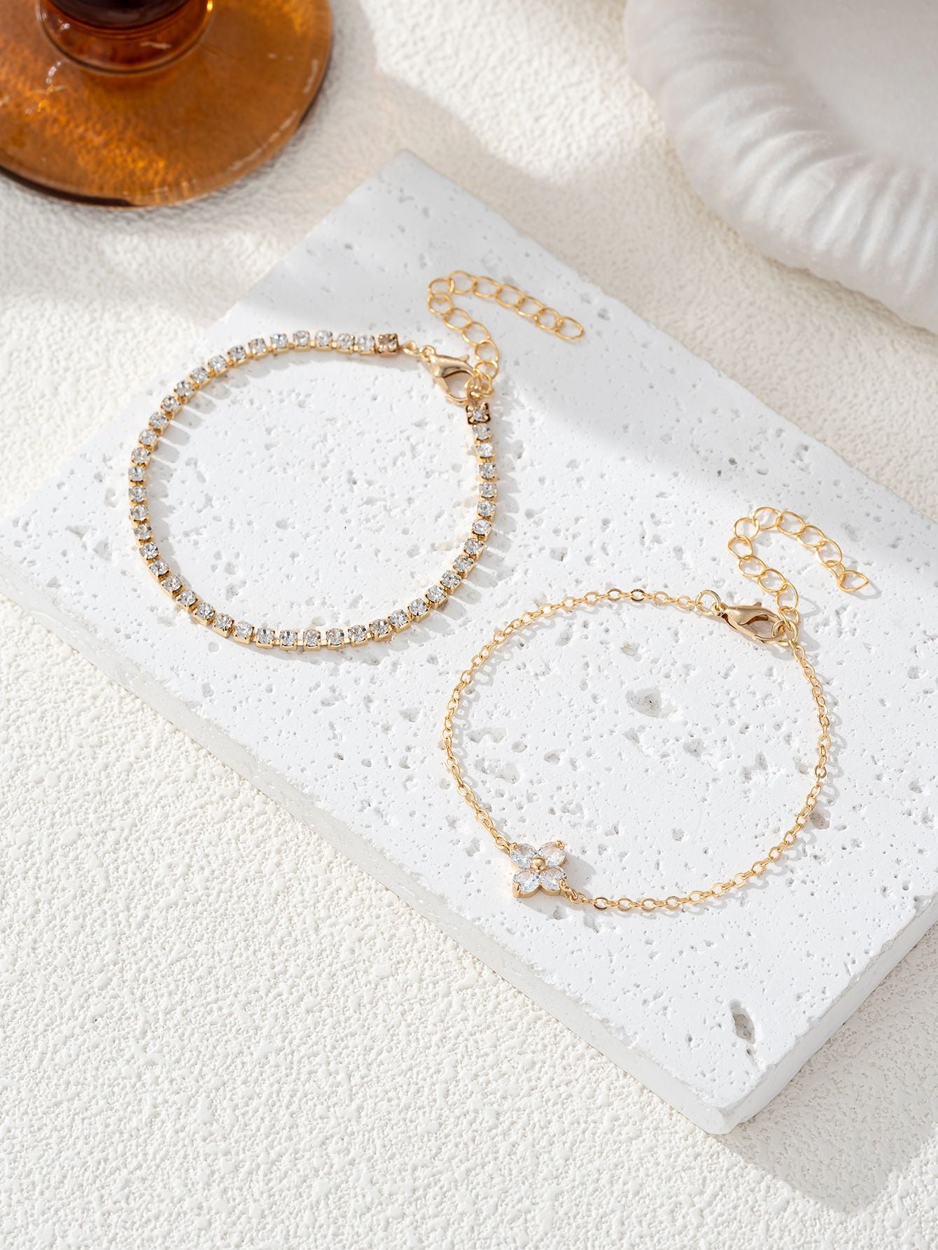Conjunto de 2 pulseiras femininas de corrente com zircônia cúbica simples em formato de flor, joia para o dia a dia e escritório