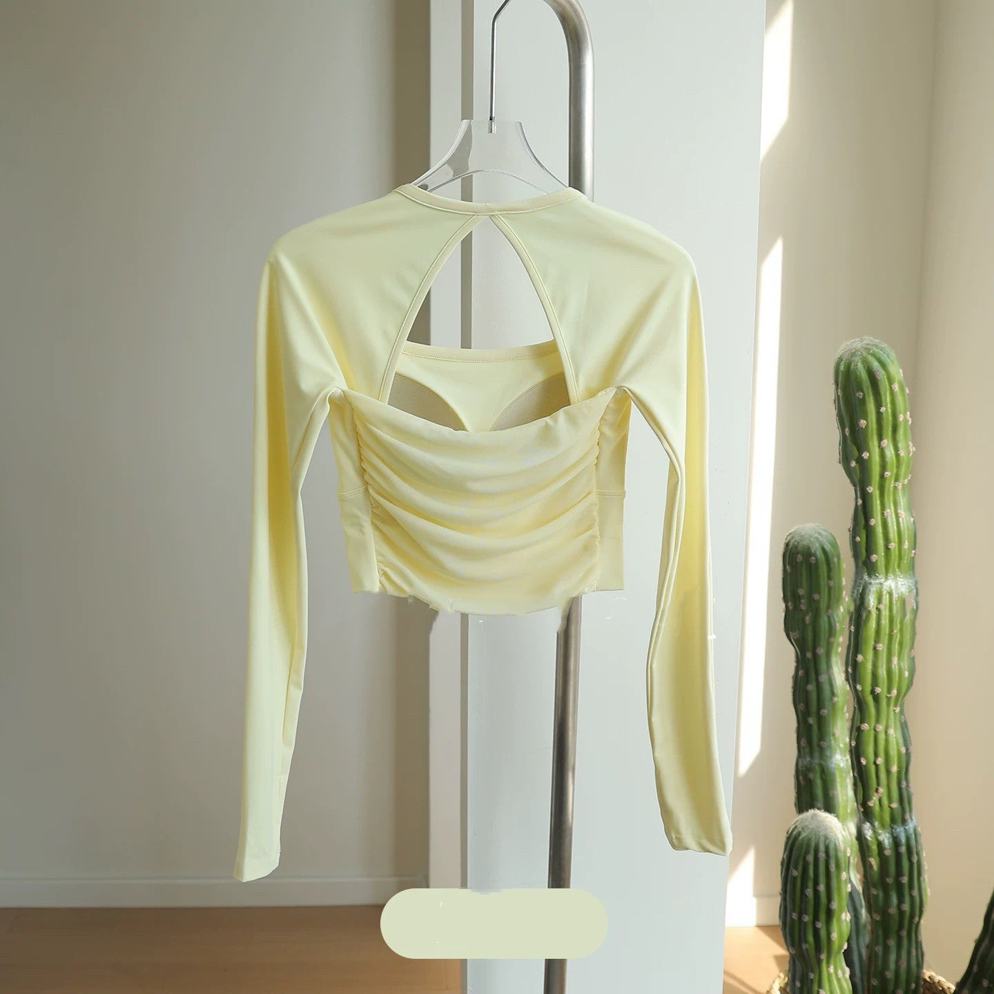 Women's Long-Sleeve Sports Top with Chest Pads, Yoga Wear, Pilates Training Fitness Apparel, Running