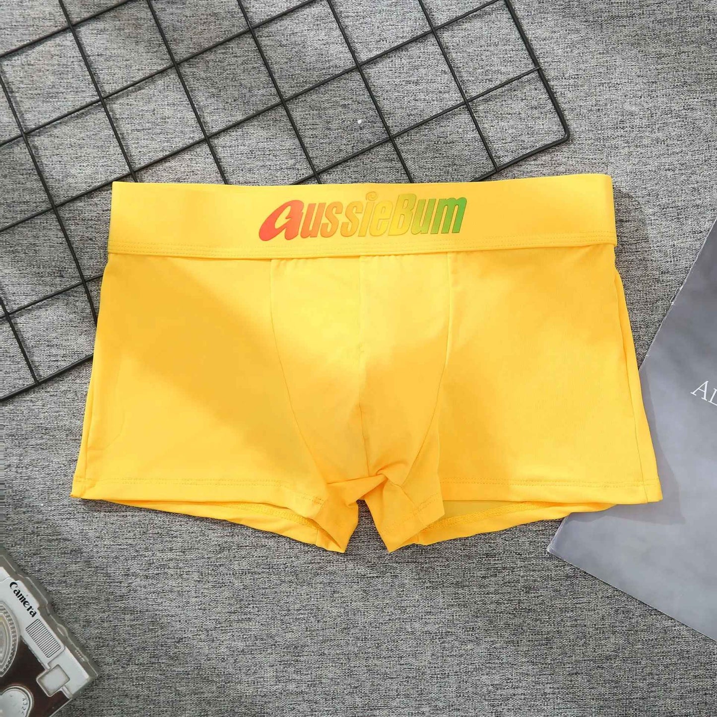 Men's boxer panties, milk silk low rise U convex bag stretch breathable comfortable youth shorts