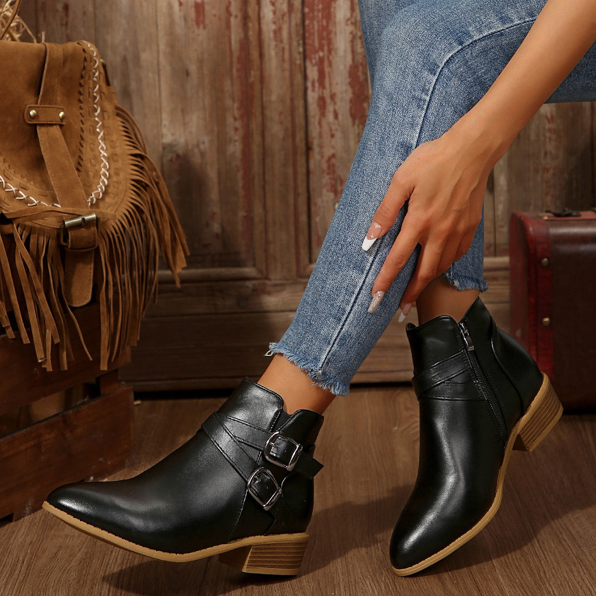 New Autumn Women's Leather Boots Belt Buckle Outdoor Footwear Fashion Pointed High Boot Casual Comfortable Women's Shoes