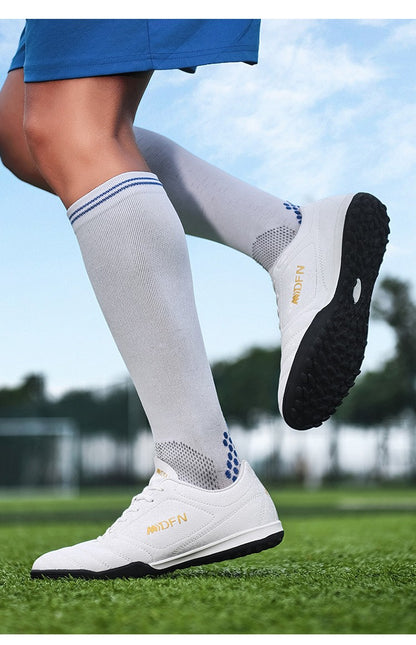 New Men Football Boots Men Soccer Shoes Adults Society Football Cleats Ultralight Training Soccer Sneakers Outdoor Lagre Size 47