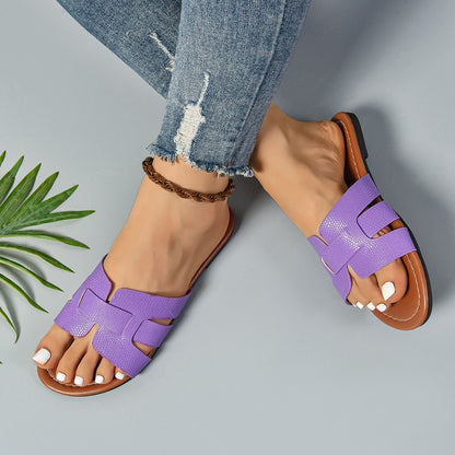 Ladies' Fashionable Casual Flat Sandals 2025 Versatile Outdoor Wear Flat Slippers for Wearing Outside Brand Design Slippers