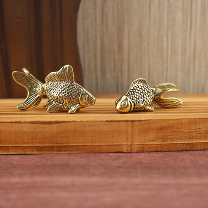 Brass Goldfish Statue Ancient Lifelike Goldfish Figurines Elegant Exquisite Lucky Charm Animal Sculpture Halloween