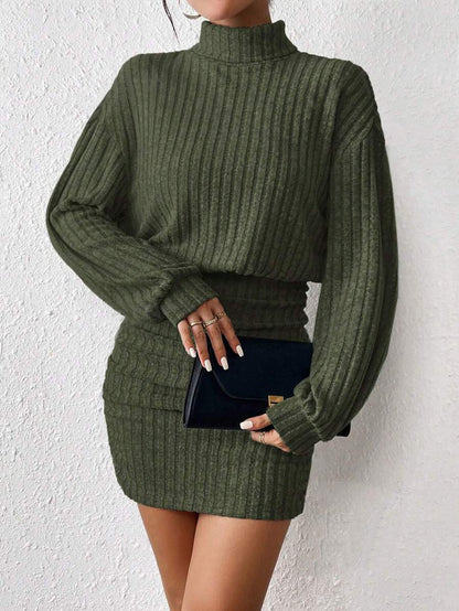 The new autumn style of the tight-fitting long-sleeved high-neck striped knitted sexy dress