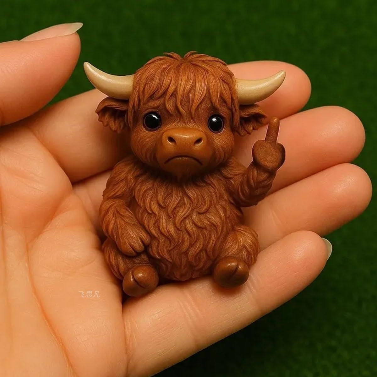 Funny Animal Middle Finger Statue - Cute Resin Mini Sculpture for Desk, Perfect Offices Prank Home Decor Modern Style Figurines