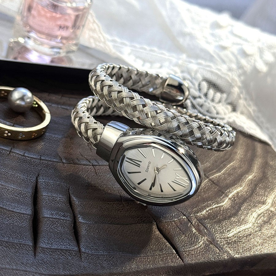 1 Piece Ladies Fashion Quartz Watch Hollow out Steel Band Snake Head Design Unique Personality Trendy Circle Watch