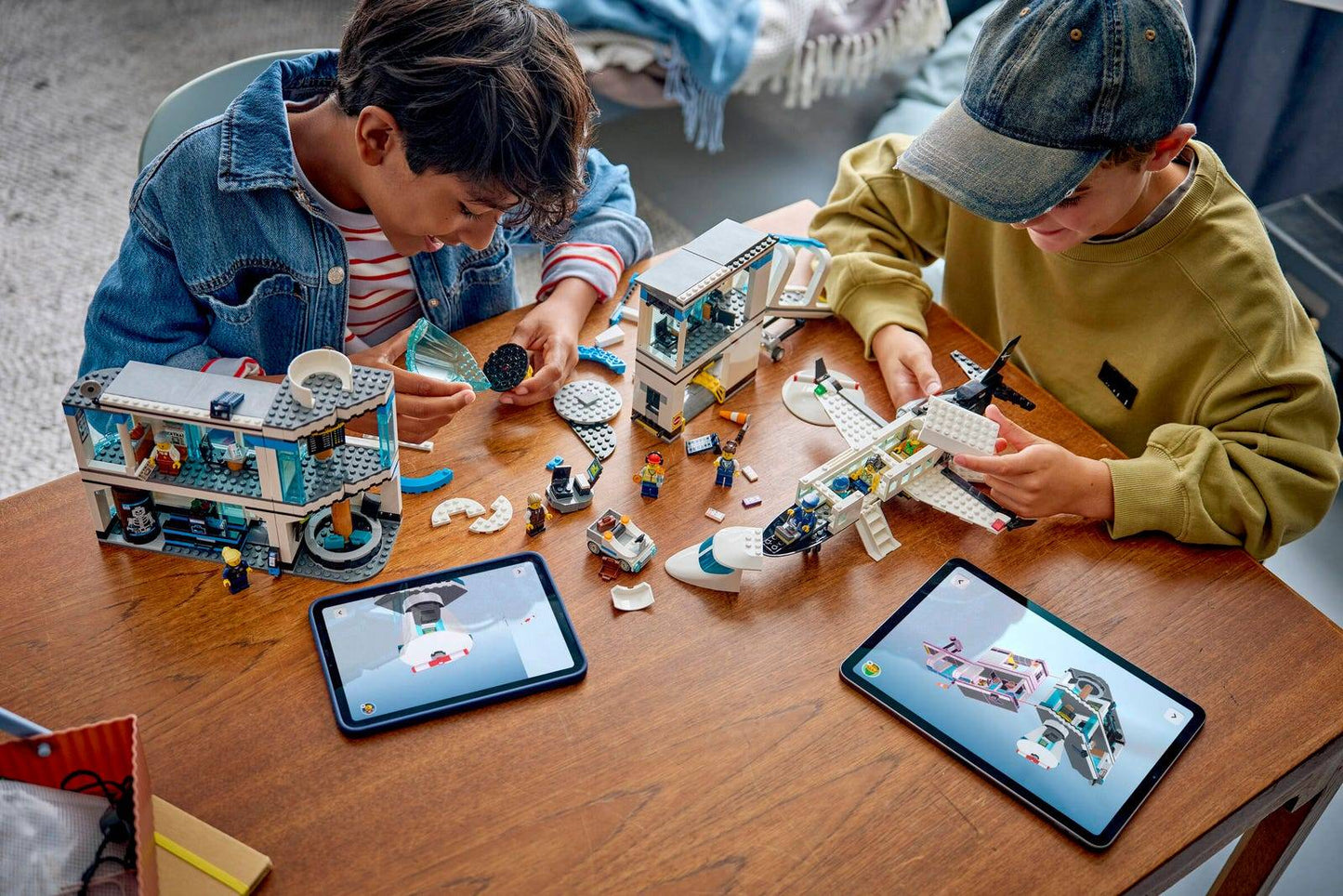 ?Pré-venda em jan.?LEGO® City Aeroporto com Avião (60502) Kit de Montar para Crianças a partir de 8 anos 887 Peças Presente de Aniversário Natal