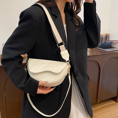 Casual Minimalist Ladies Crossbody Saddle Bag Fashionable Underarm Bag Trendy Shoulder Bag for Women