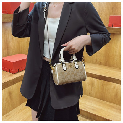 Classic Retro Boston New Small Bag Casual and Versatile Temperament Good Look Popular Hot Style Crossbody Bag