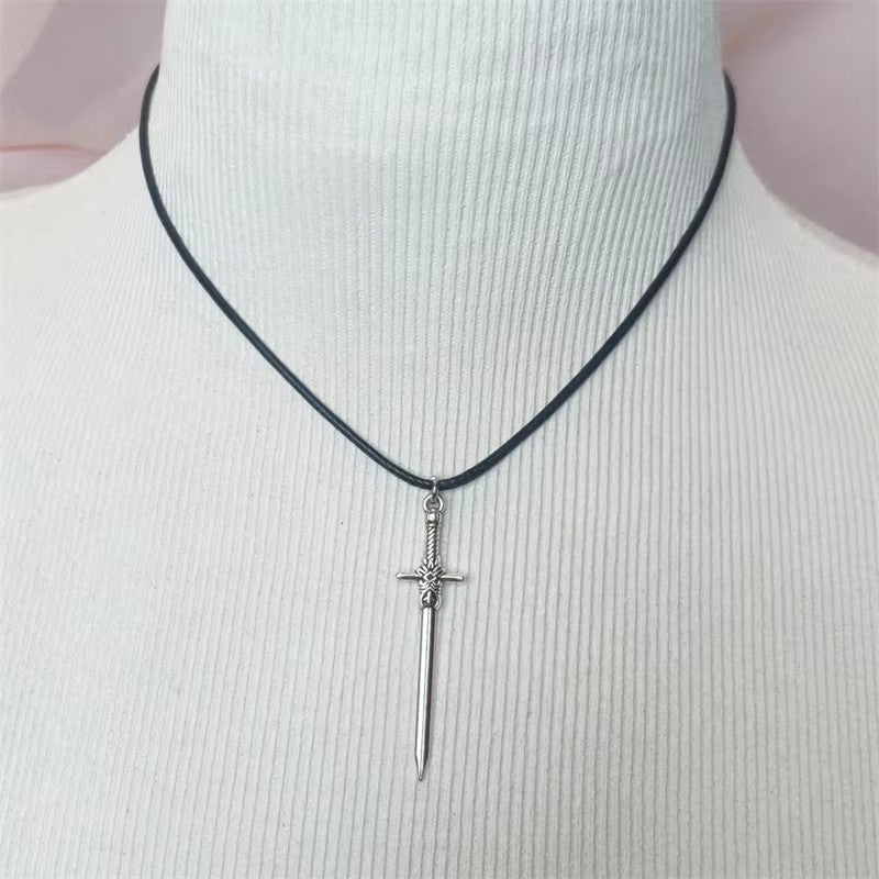 [Um pingente de espada retrô] Colar com Pingente de Espada Retrô, Colar com Pingente de Liga de Zinco com Cruz Estilo Punk para Mulheres e Homens