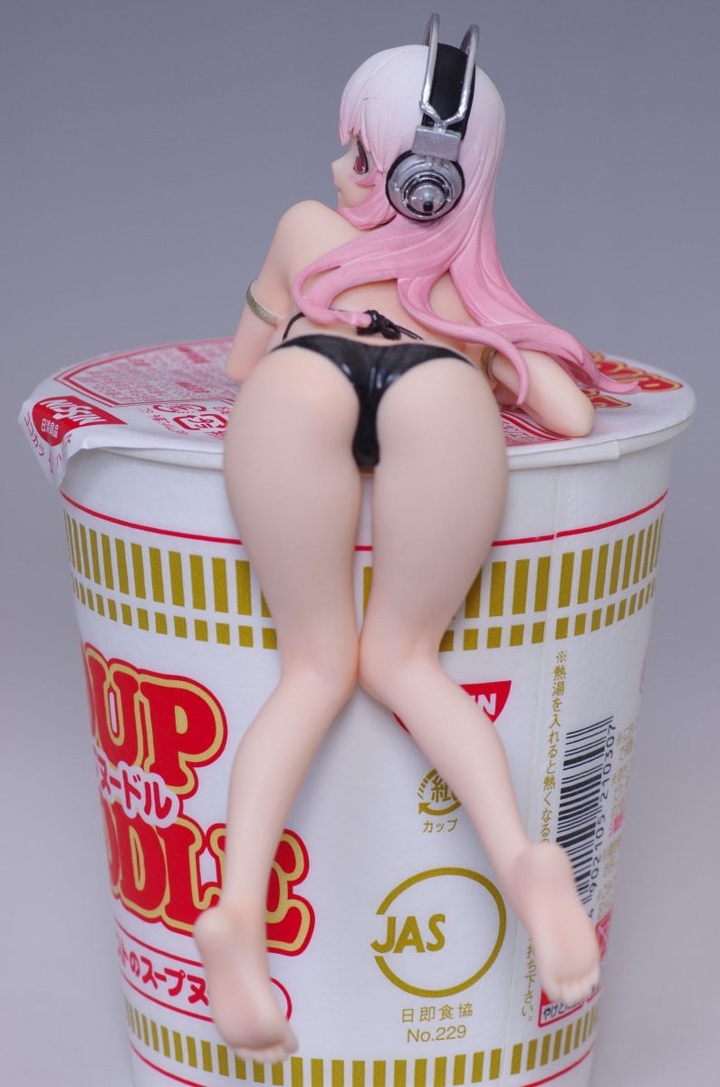 Action Figure de Anime Super Sonico 10CM PVC Modelo Brinquedo Decoração de Bolo Vestido de Banho SoniComi Noodle Stopper Figura de Presente