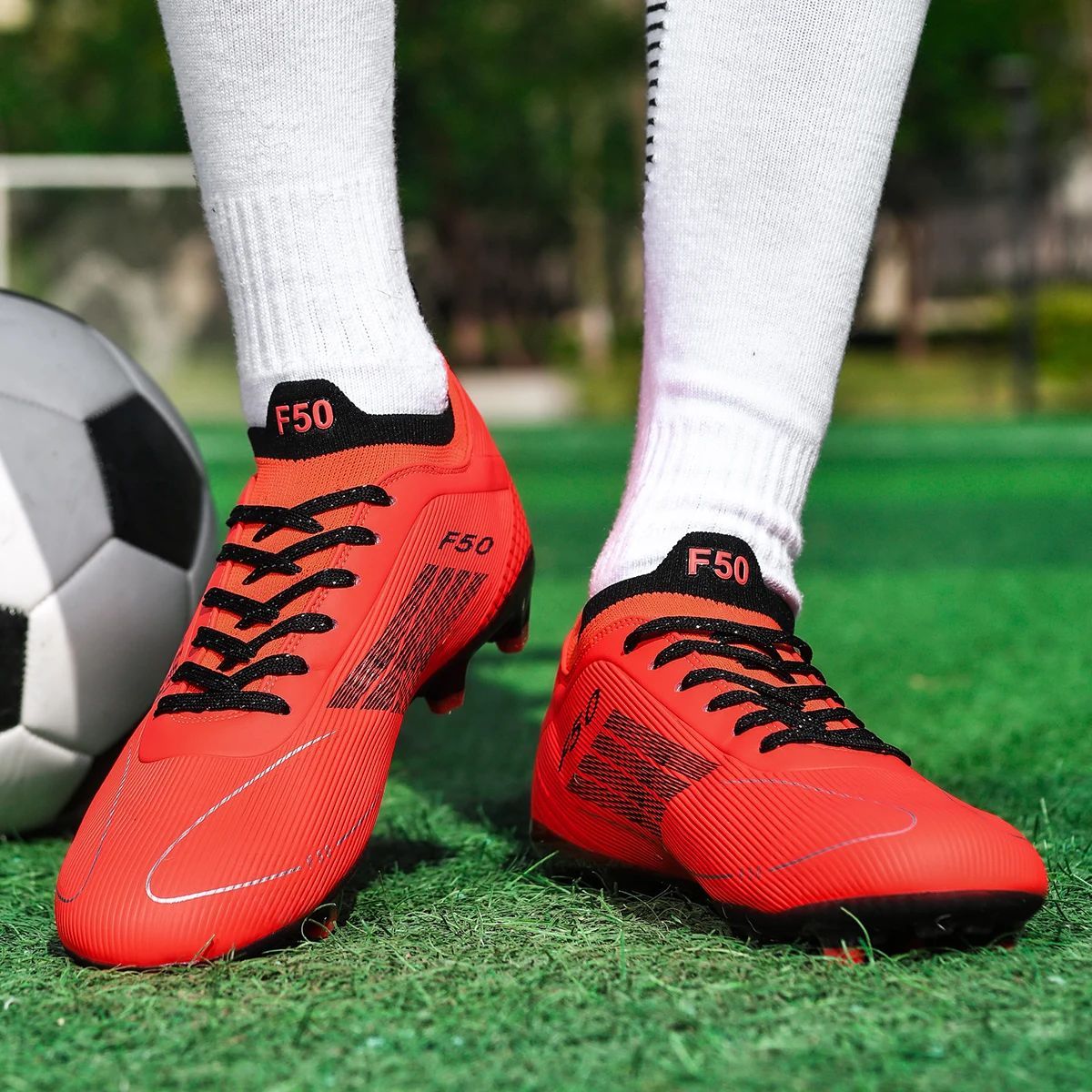 Men Professional Soccer Shoes Society Cleats Outdoor Football Shoes Society Cleats Grass Training Football Field Boots Sneaker