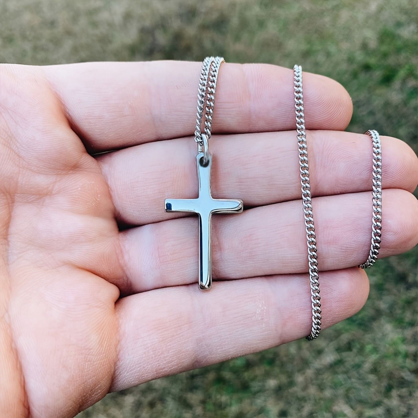 Colar Minimalista Masculino com Pingente de Cruz Presente Perfeito para Namorado Joia da Moda Estilosa