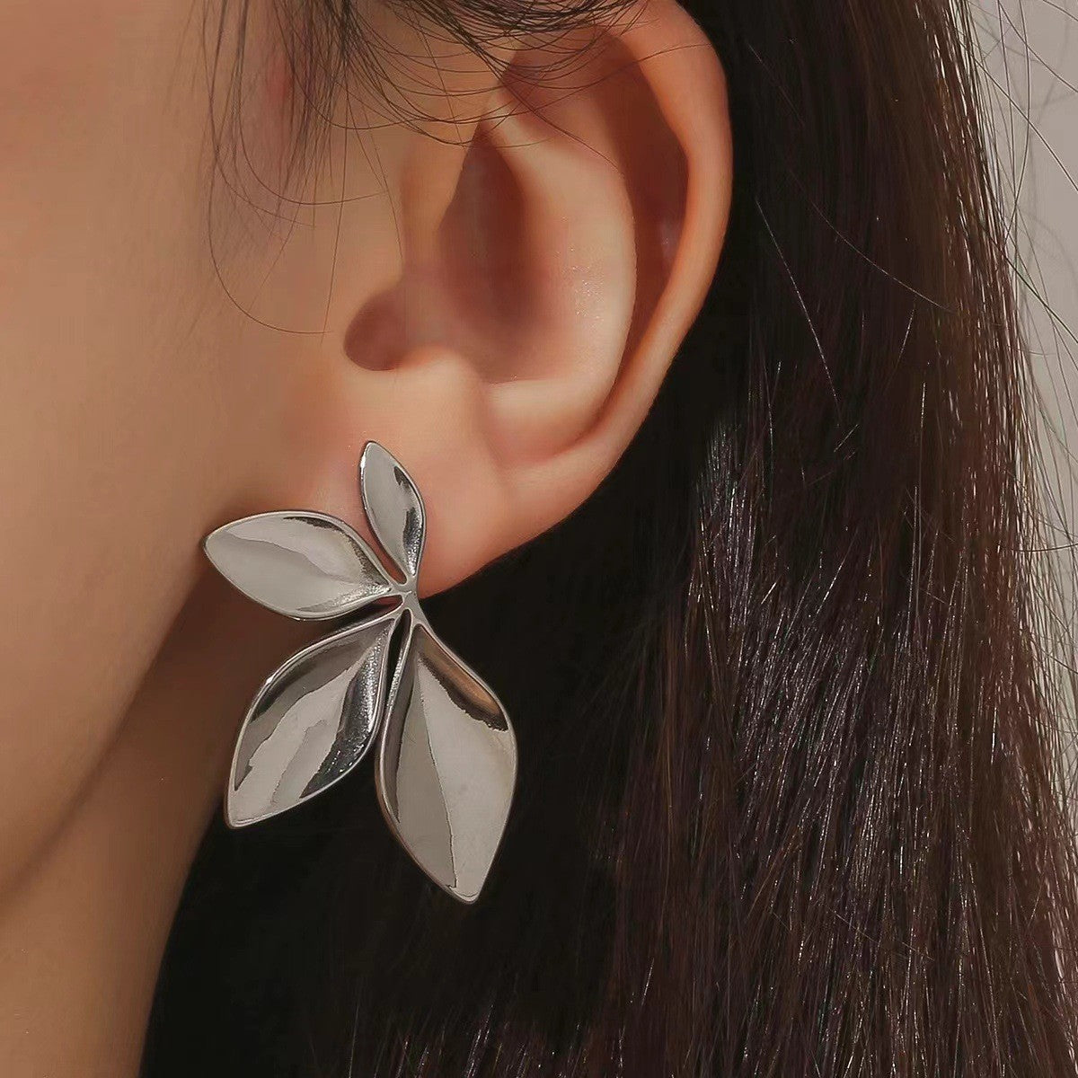 Brincos de pino em forma de folha de aço inoxidável para mulheres e meninas joias da moda da moda de alta qualidade elegantes e delicadas ideias de presente
