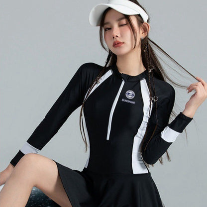 Black and White Color Matching One-piece Sports Small Chest Gathered To Cover The Belly Weight Swimming Sun Protection Swimsuit