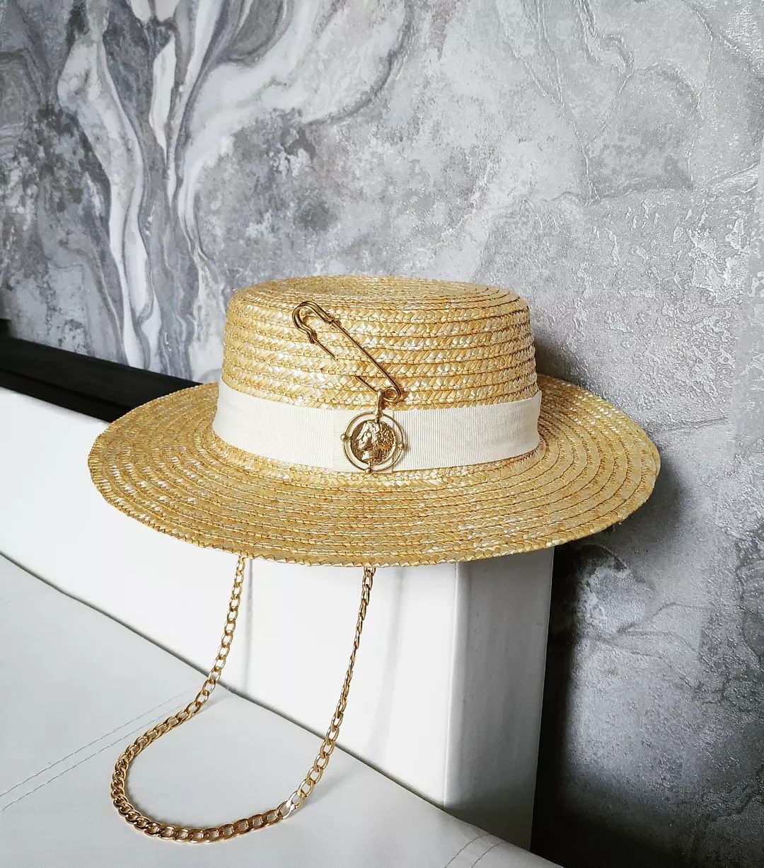2023 Summer sun hat Lafite grass French straw hat Women's chain decorated straw hat Holiday Sun hat Punk style  beach