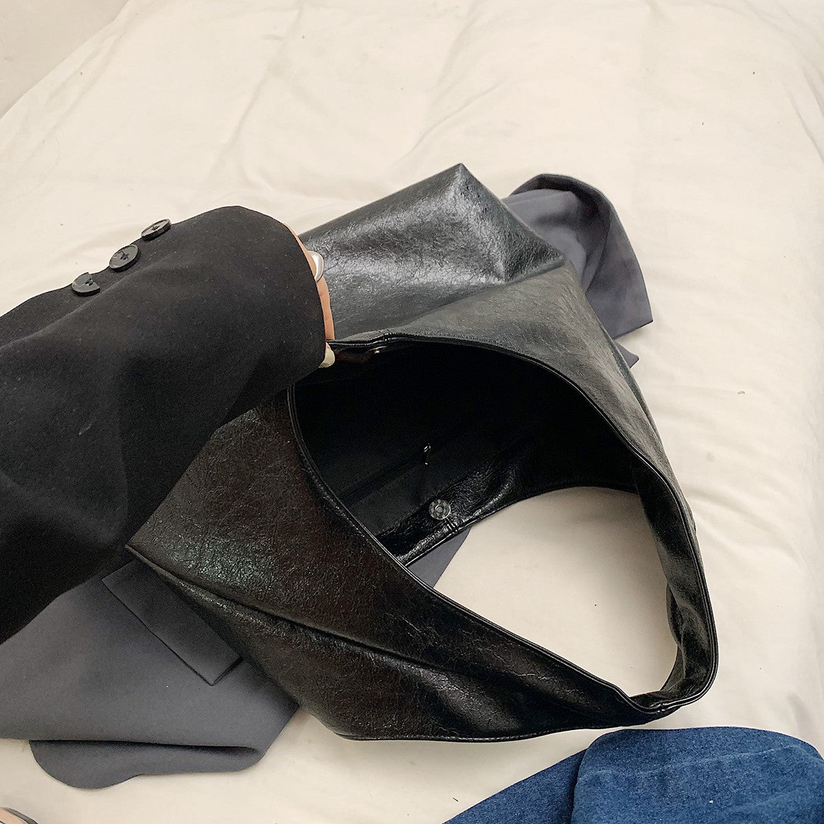 LEFTSIDE Design Large PU Leather Hobo Underarm Bags Lady Winter Shoulder Bag for Women 2024 New Trend Y2K Handbags and Purses