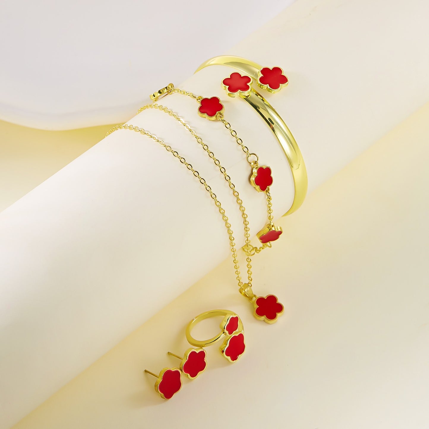Conjunto 5 peças Pulseiras Femininas Coloridas de Esmalte com Flor de Ameixa Colar Brincos Flor de Cinco Folhas da Sorte Joias Elegantes para Festas Presentes