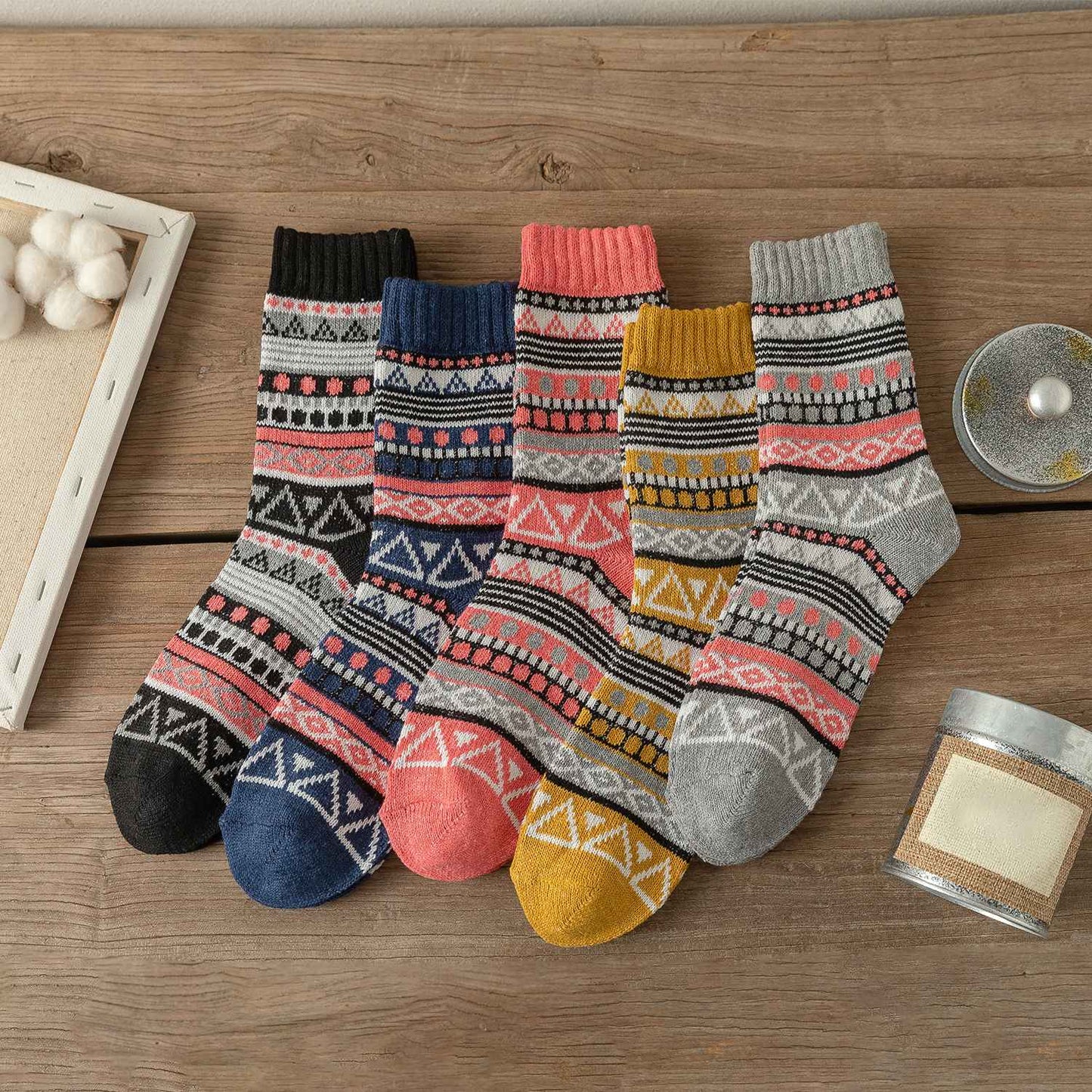 5 Pairs Lot New Man Women Socks Thick Warm Winter Socks Retro Style Flower Pattern Couple Models Free Size