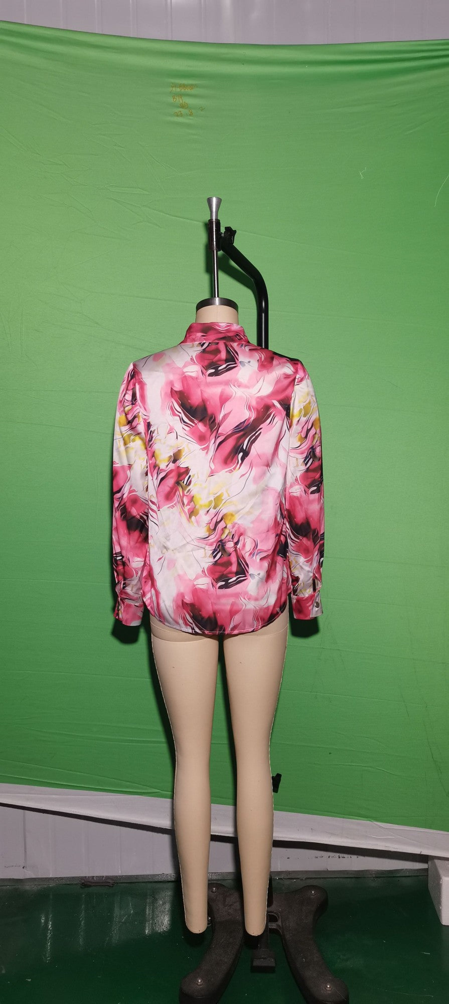 Women's Purple Long-Sleeve Shirt for Fall, Single-Button Collar Print Shirts, Fashionable Fitted Top for Girls.