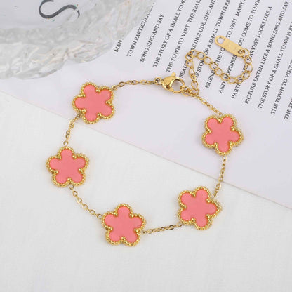 Pulseira Clássica de Aço Inoxidável de Luxo Feminina Ajustável com Cinco Flores para Mulheres Novas Joias da Moda para Festas Presentes Trevo