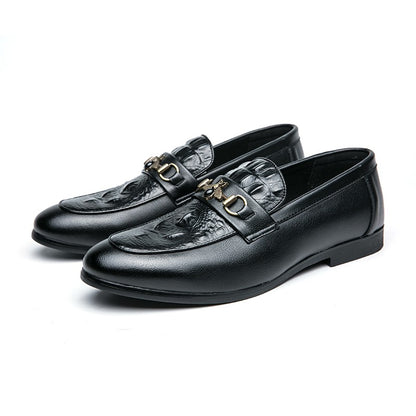Pointed casual leather shoes for men Korean trend British style loafers small bee leather business dress slip-on feet