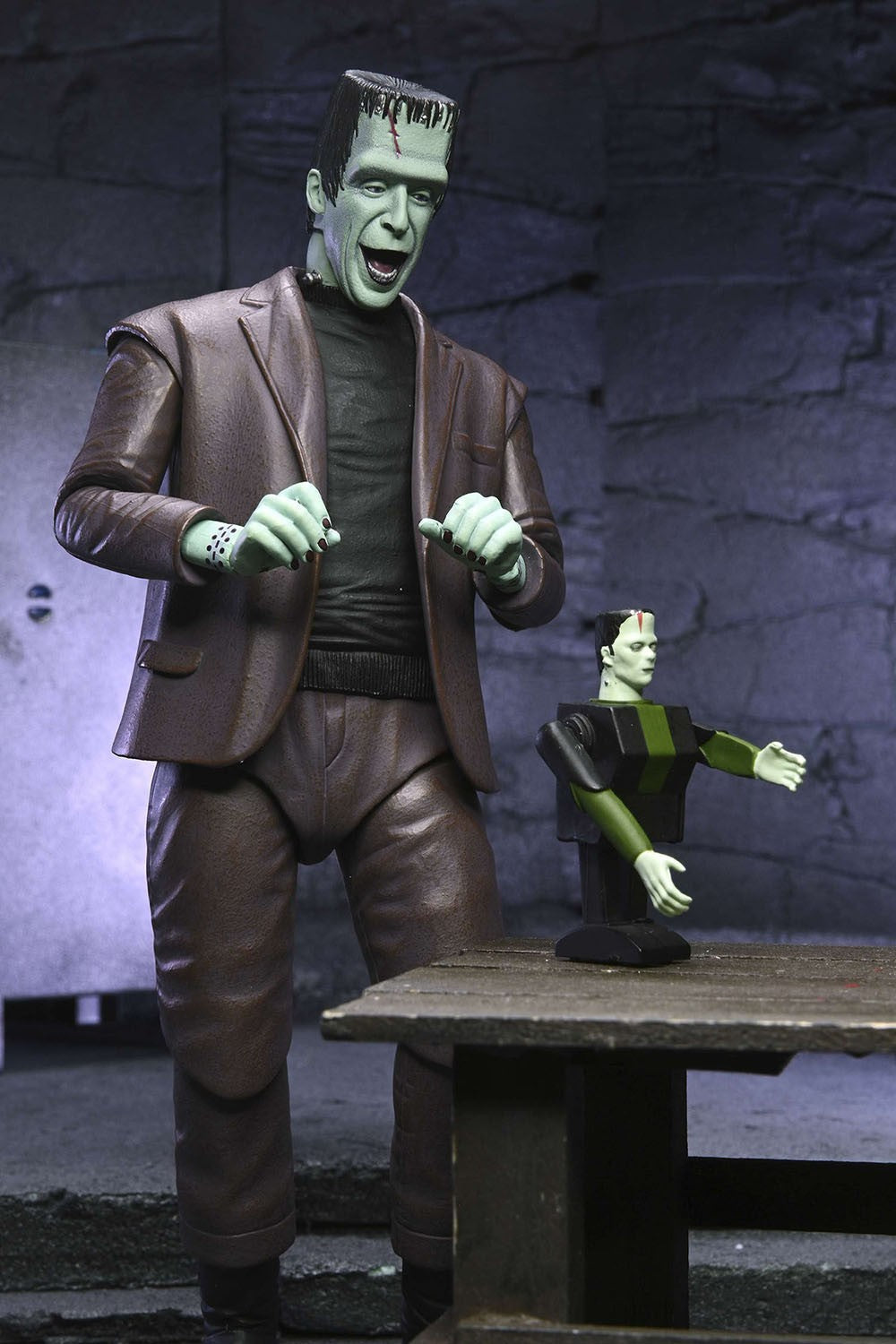 NECA 56090 56089 The Munsters TV Series Grandpa Munster Herman Munster Ultimate Action Figure