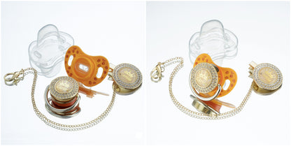 Miyocar Bling Custom Pink Brave Lion Pacifiers Bring 3 Replacement Silicone Teat Include All Size for Boy Girl Baby Shower Gift