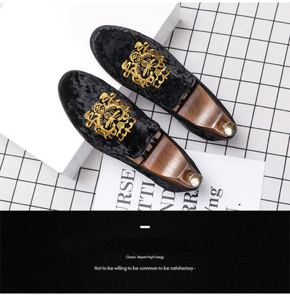 2022 Wedding Dress Shoes Casual Men Loafers New Big Size Lazy Peas shoes Embroidery Moccasins Shoes Suede Leather shoes Zapatos