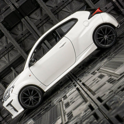 Maisto 1/24 GR Toyota Yaris Carro de Liga Leve Modelo Diecast Veículos de Metal Modelo de Carro Alta Simulação Escala em Miniatura Brinquedo Infantil de Presente